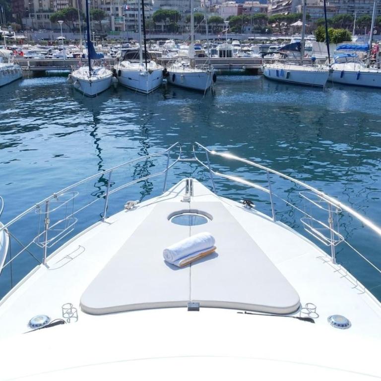 Yacht Experience in Monaco Harbour - Mobile Home - 17