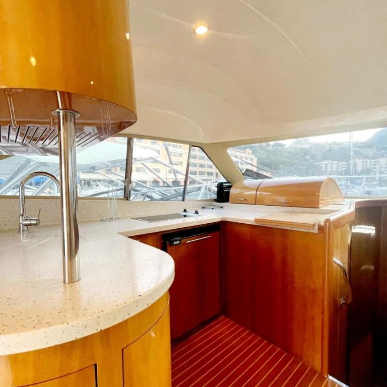 Yacht Experience in Monaco Harbour - Mobile Home - 18