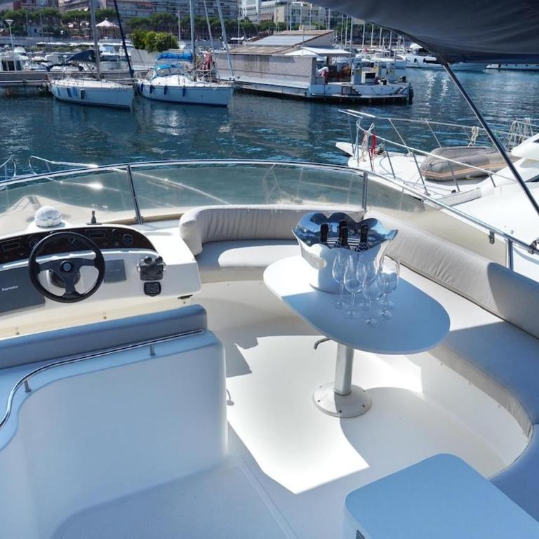 Yacht Experience in Monaco Harbour - Mobile Home - 7