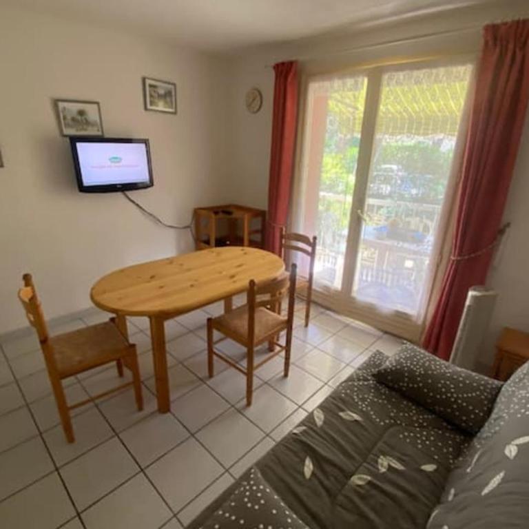 Air-conditioned studio with balcony in St-Raphaël - Studio - 1