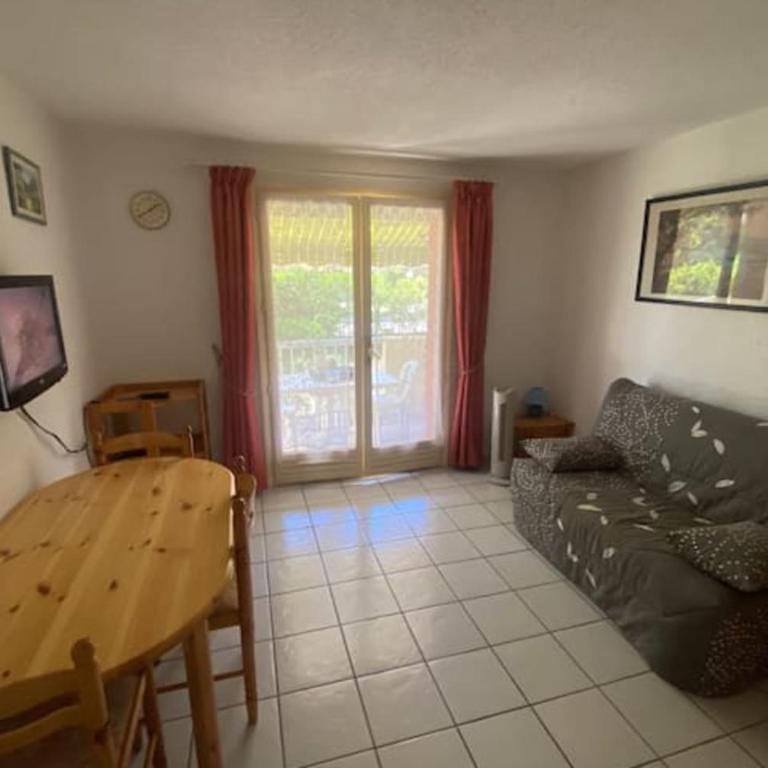 Air-conditioned studio with balcony in St-Raphaël - Studio - 2