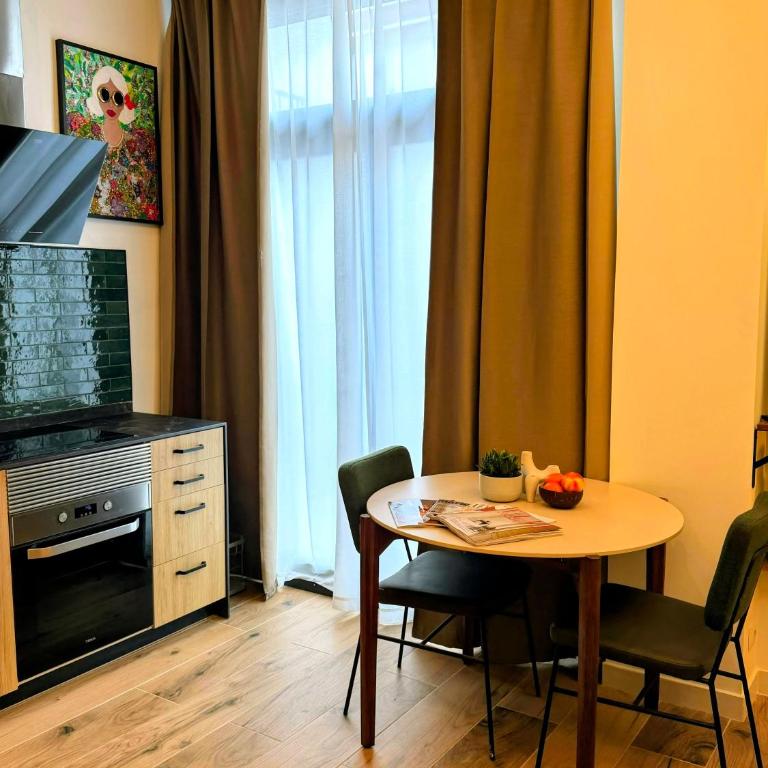 Sumsi28 Boutique Apartments - Studio - Disability Access - 33