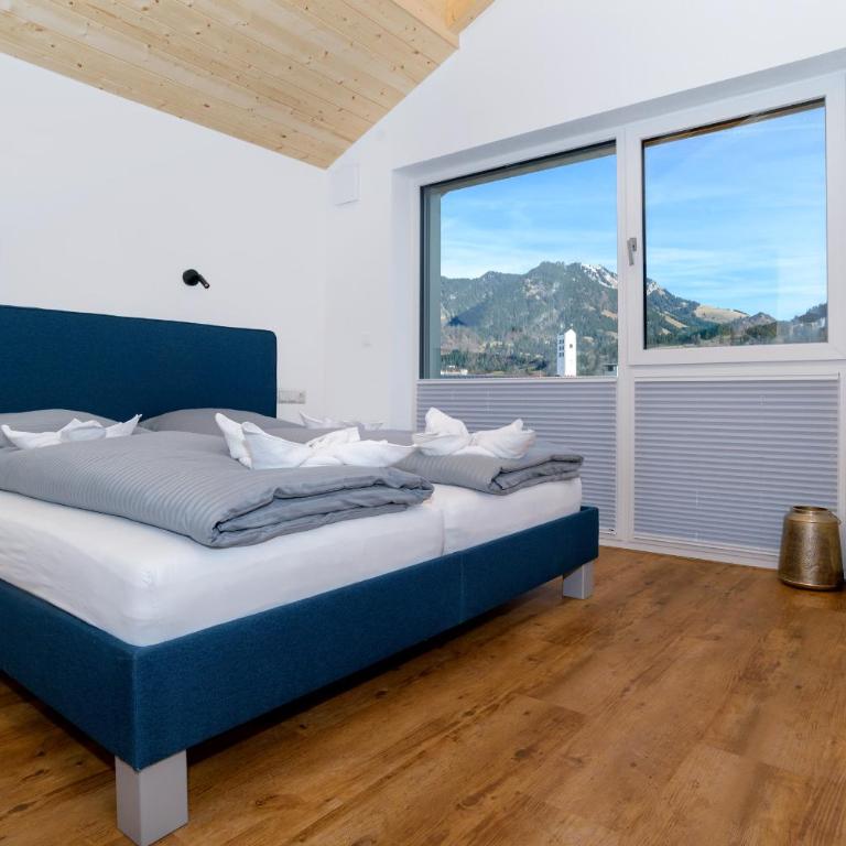 Berg Fux - 5 neue wohlfühl Ferienwohnungen mit Bergblick, Balkon, Parkplatz, nahe Oberstdorf - Apartment mit 2 Schlafzimmern und Balkon - 18