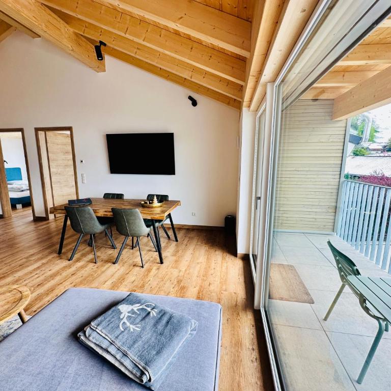 Berg Fux - 5 neue wohlfühl Ferienwohnungen mit Bergblick, Balkon, Parkplatz, nahe Oberstdorf - Apartment mit 2 Schlafzimmern und Balkon - 19