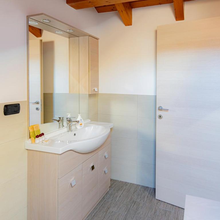 Gin's House - Appartamento con 2 Camere da Letto - 66