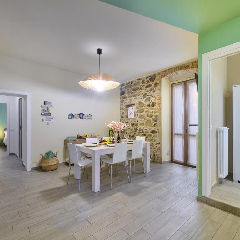 Daniel House - Lake and ferry terminal 1 minute walk, in the heart of Bellano - Appartamento con Balcone - 4