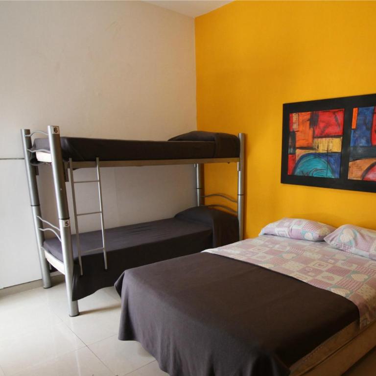 Link Cordoba Hostel - Habitación Familiar Estándar - 9