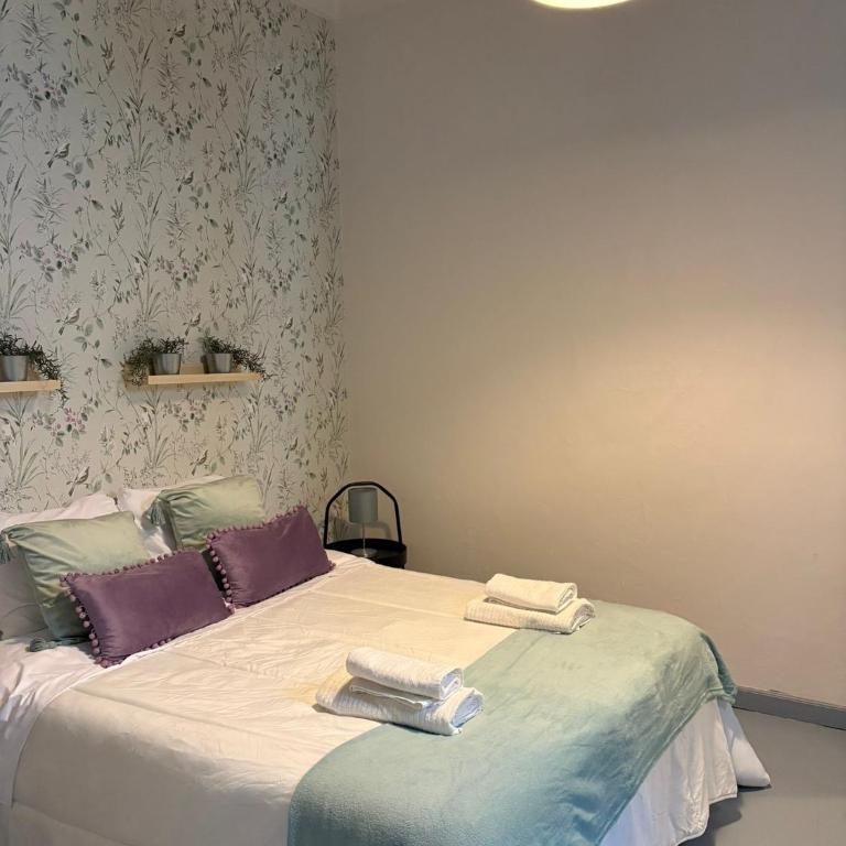 Casa EA - Ruta río Cerezuelo y Balcón de Zabaleta - Parking gratis cerca - Three-Bedroom Apartment - 9