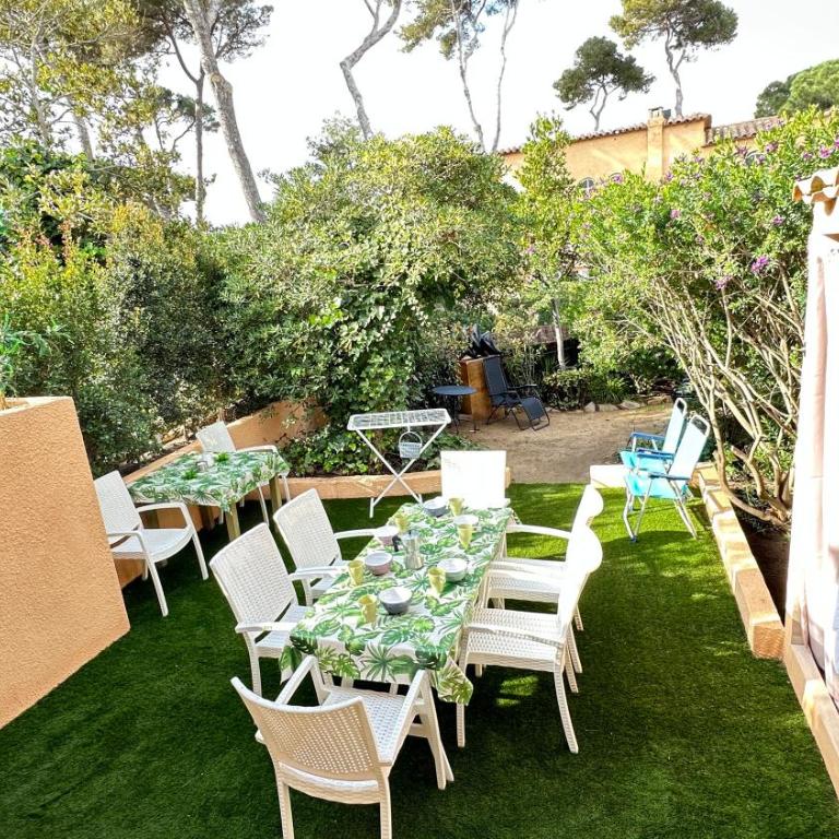 CASA CON JARDÍN A 35 METROS DE LA PLAYA. BR. - Casa de 3 dormitorios - 31