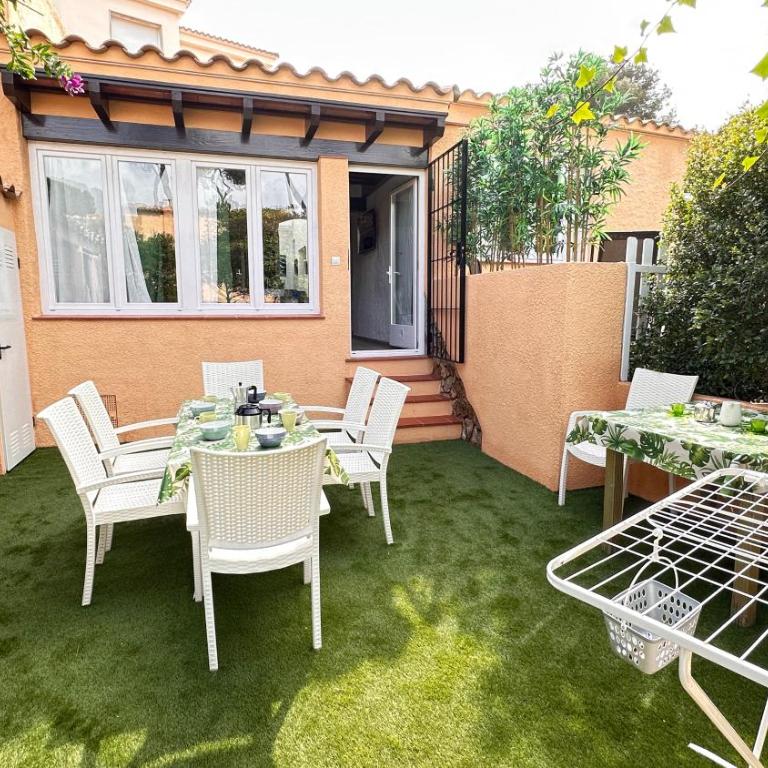 CASA CON JARDÍN A 35 METROS DE LA PLAYA. BR. - Casa de 3 dormitorios - 33