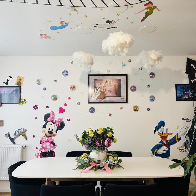 THE ENCHANTED HOUSE ( 15 min walk to Disney) - Apartment mit 2 Schlafzimmern - 22