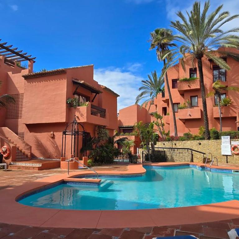 Beachside Penthouse Elviria 2 Bedrooms, pools open all year, gym & parking - Apartamento Deluxe - 7