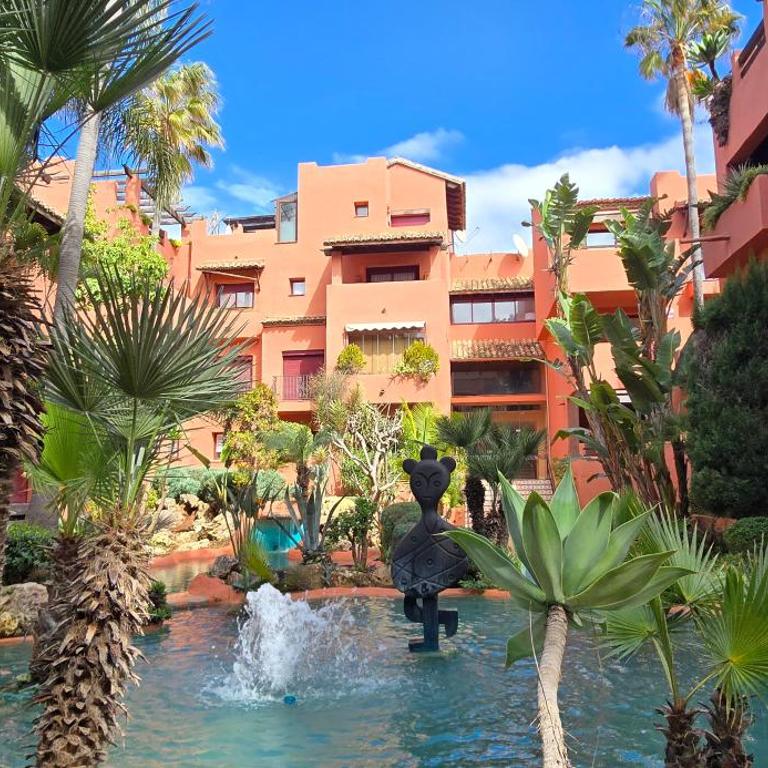 Beachside Penthouse Elviria 2 Bedrooms, pools open all year, gym & parking - Apartamento Deluxe - 6