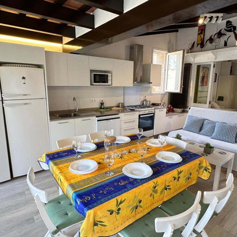 CASA CON JARDÍN A 35 METROS DE LA PLAYA. BR. - Casa de 3 dormitorios - 47