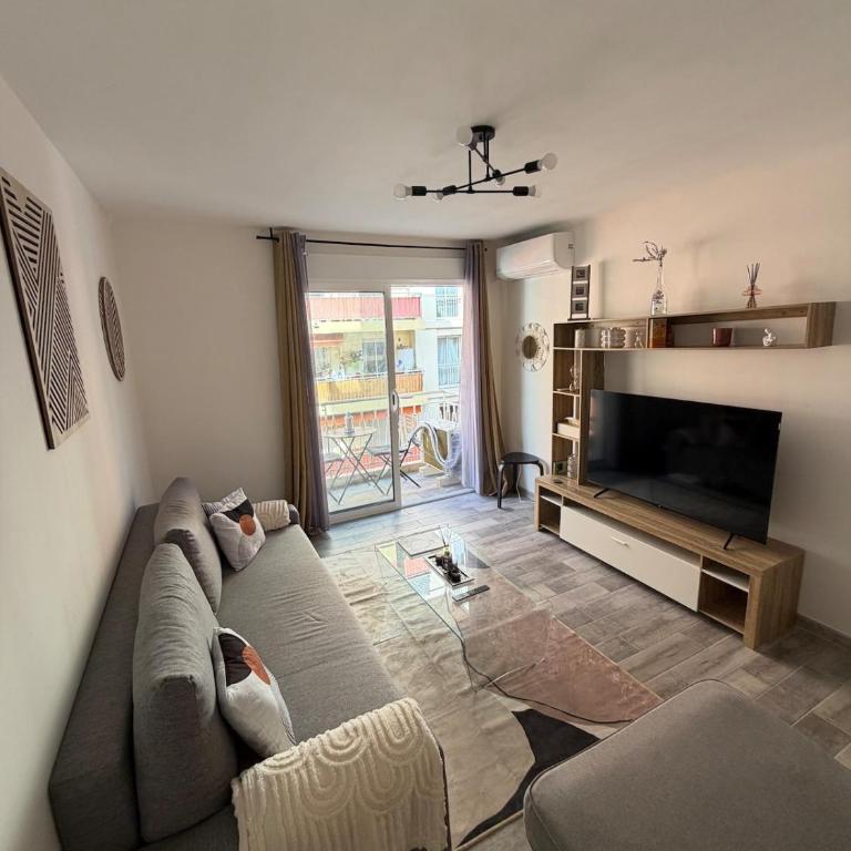 La Perle de Juan train station 400m away beach 9 min walk - One-Bedroom Apartment - 1