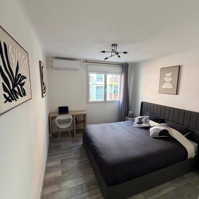 La Perle de Juan train station 400m away beach 9 min walk - One-Bedroom Apartment - 3