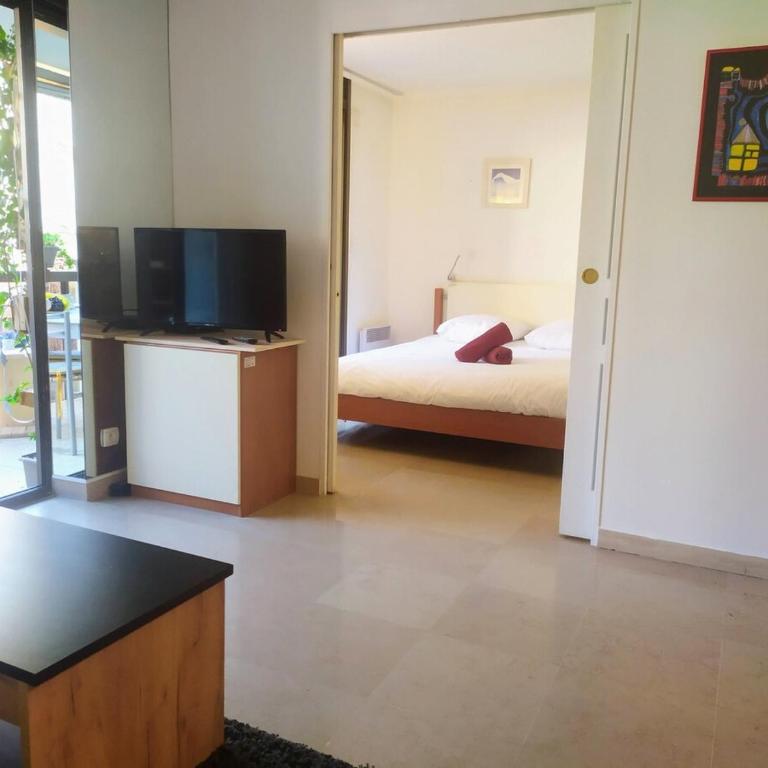WeHost BARETY - Blooming Balcony Retreat - Central 3-4prs - Appartement - Vue sur Jardin - 18