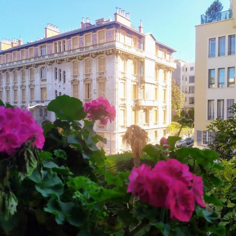 WeHost BARETY - Blooming Balcony Retreat - Central 3-4prs - Appartement - Vue sur Jardin - 28