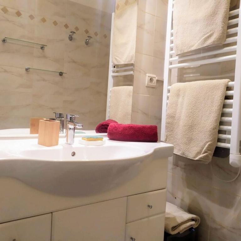 WeHost BARETY - Blooming Balcony Retreat - Central 3-4prs - Appartement - Vue sur Jardin - 22
