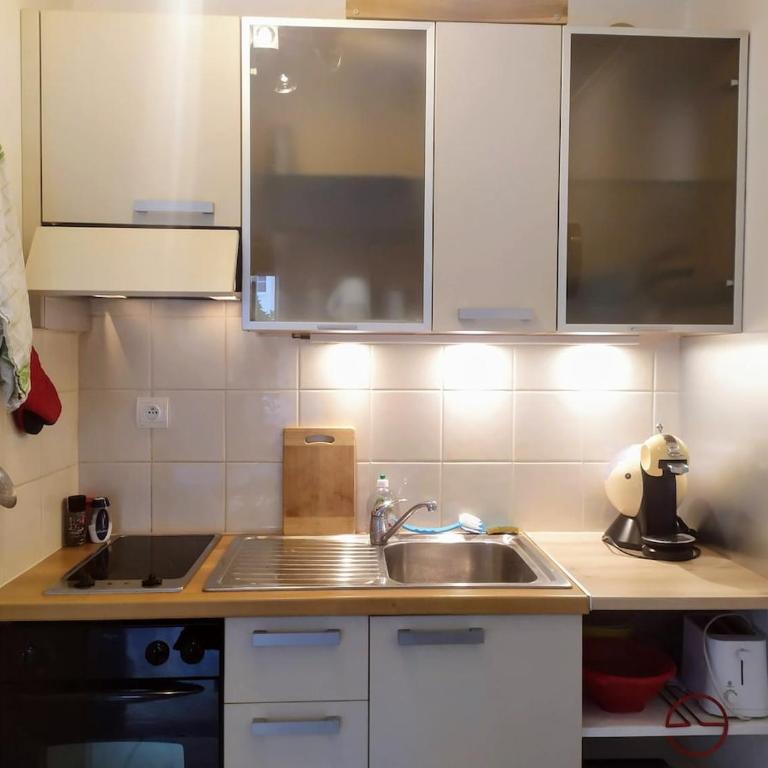 WeHost BARETY - Blooming Balcony Retreat - Central 3-4prs - Appartement - Vue sur Jardin - 6