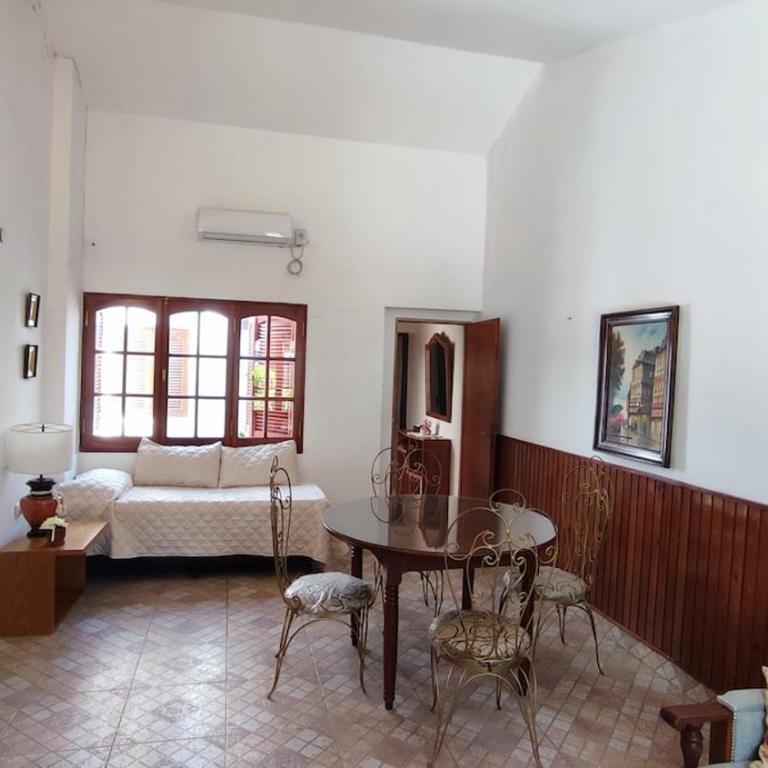 Alojamiento con pileta a 5 minutos del estadio y nodo tecnológico - Apartamento de 1 dormitorio - 5
