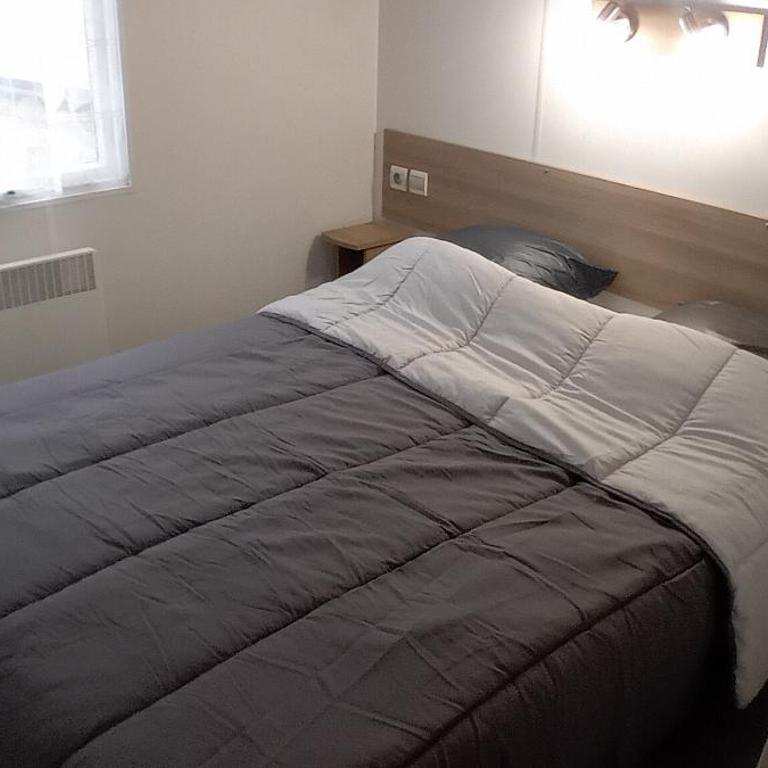 3 Bed House - Sleeps 6 - Parking - Wifi - Chambre Double - Vue sur Parc - 6