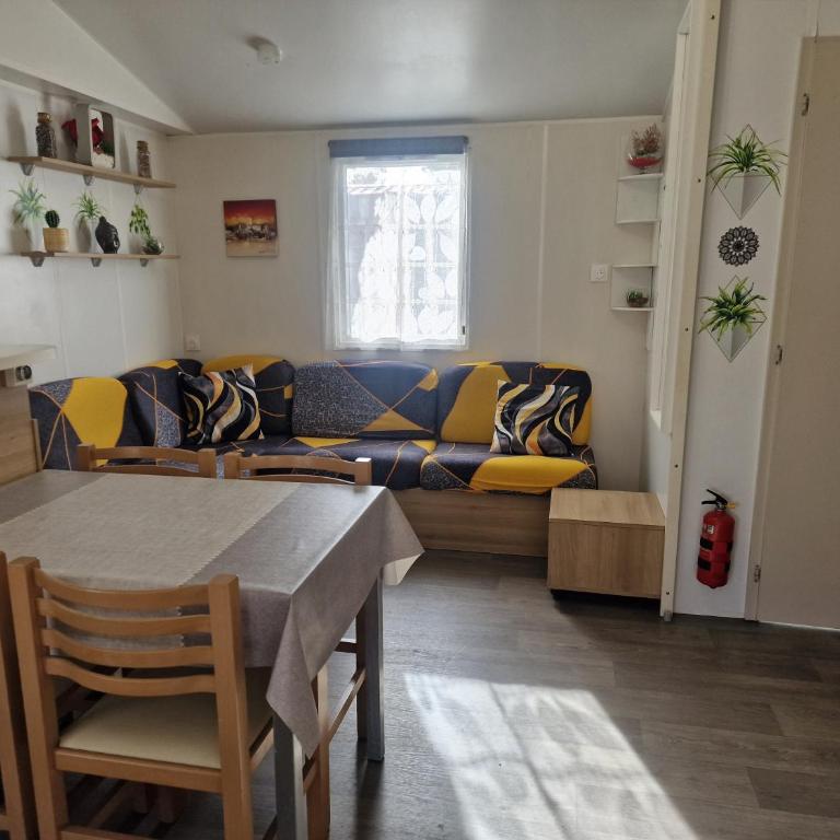 3 Bed House - Sleeps 6 - Parking - Wifi - Chambre Double - Vue sur Parc - 3