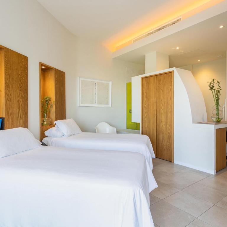 Higuerón Hotel Málaga, Curio Collection by Hilton - Habitación Doble adaptada para personas de movilidad reducida - 2 camas - 6