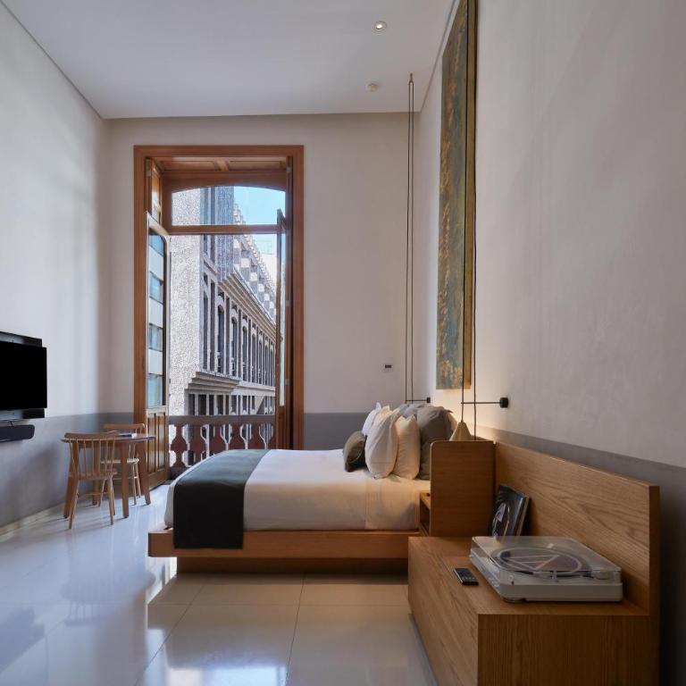 Umbral, Curio Collection By Hilton - Suite de 1 dormitorio con balcón - 1 cama extragrande - 2