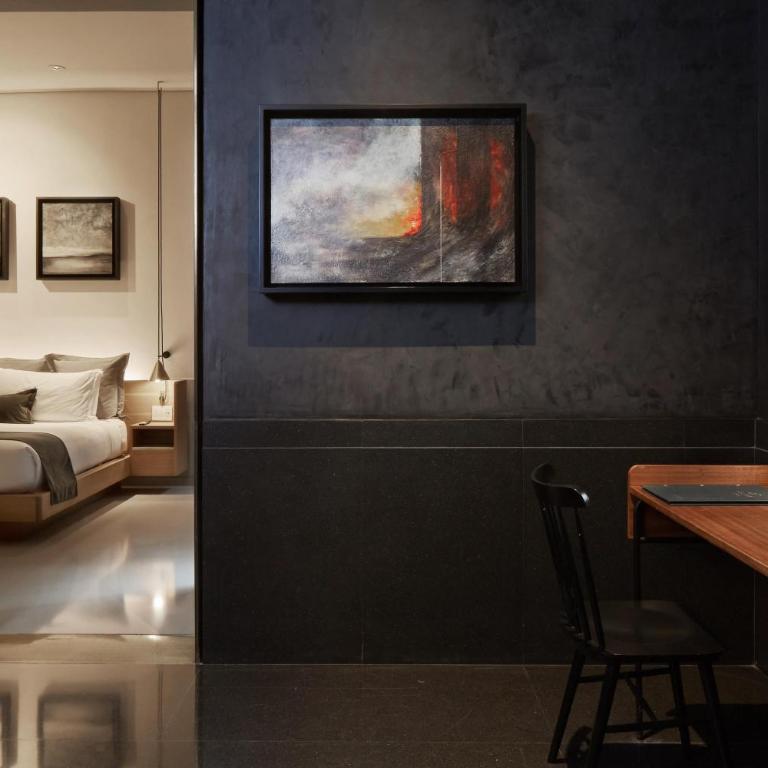 Umbral, Curio Collection By Hilton - Habitación con cama extragrande y balcón interior - 1