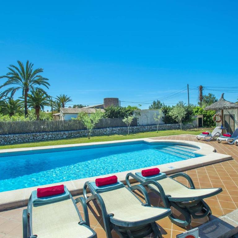 Villa Monserrat by Villa Plus - Villa - 4
