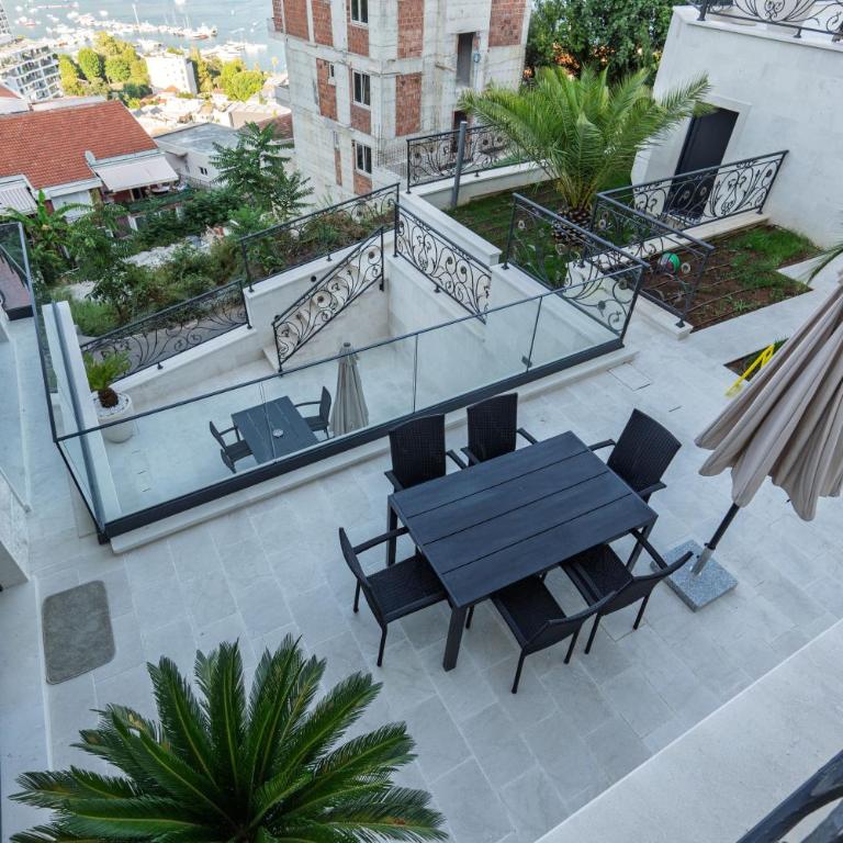 Lux Apartments Villa B-L-S - Apartman sa 2 Spavaće Sobe, Terasom i Pogledom na More - 3