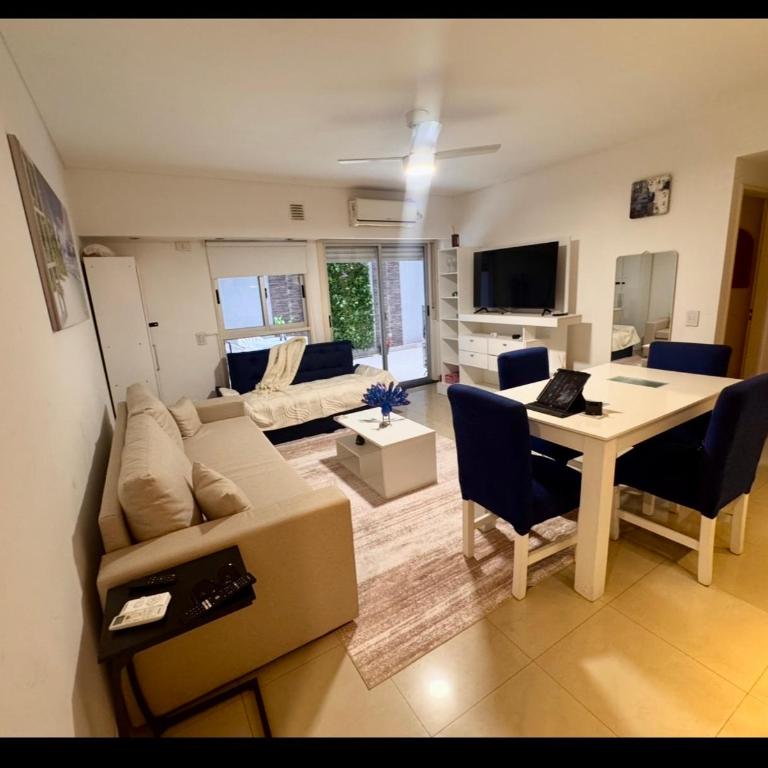 Palermo Gem -Bright & Stylish Apartment with Private Large Patio - One-Bedroom Family Apartment - 1