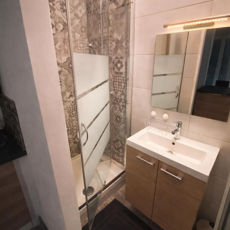Studio lumineux avec balcon à Hyères - Appartement 1 Chambre - 3