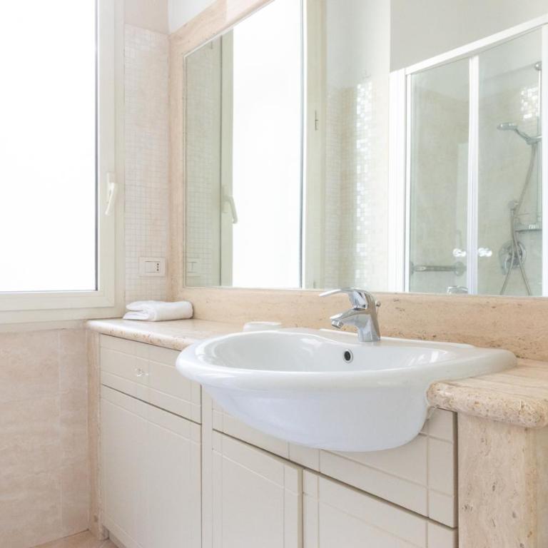 Colosseo view - Appartamento con 2 Camere da Letto e con Vista - 36