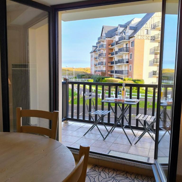 Chaleureux appartement 2 chambres, proche centre-ville et accès mer - Two-Bedroom Apartment - 13