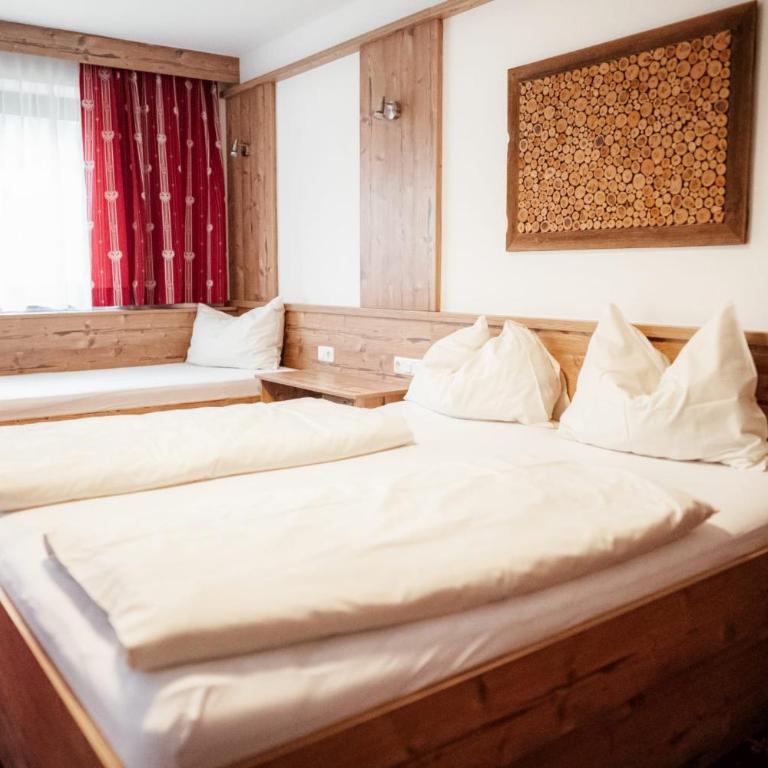 Pension Singer - Doppelzimmer mit Balkon (2 Erwachsene + 1 Kind) - 4