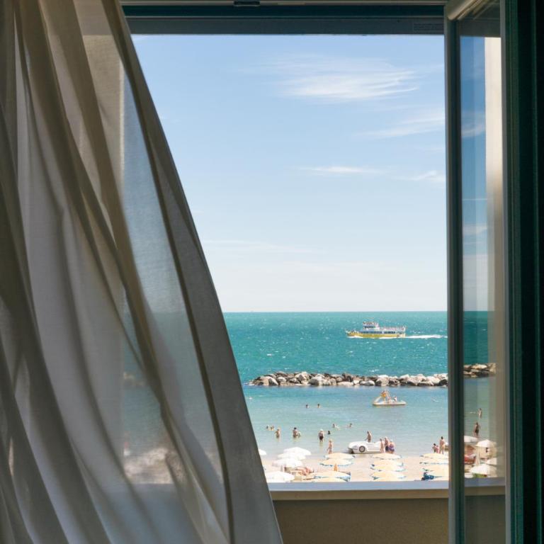 Hotel President - Bianchi Hotels - Camera Tripla con Vista Mare - 4