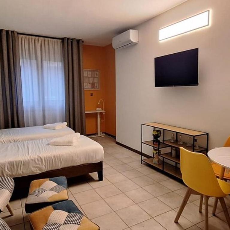 Budget Stay + Private Parking - Appartamento - 4