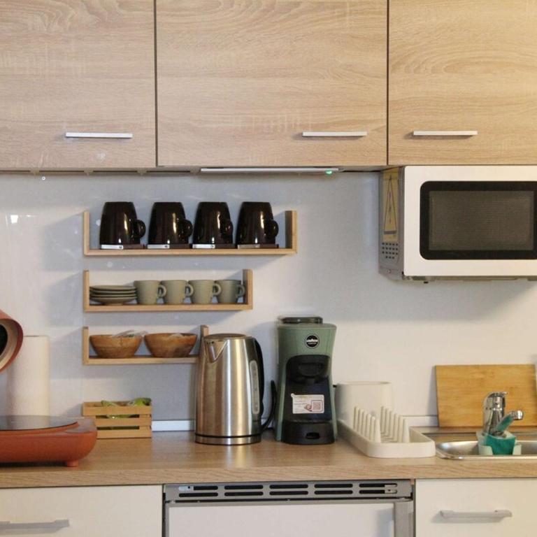 Budget Stay + Private Parking - Appartamento - 6