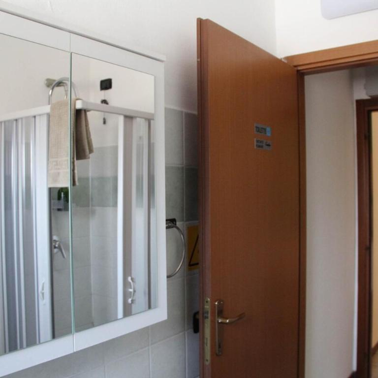 Budget Stay + Private Parking - Appartamento - 21