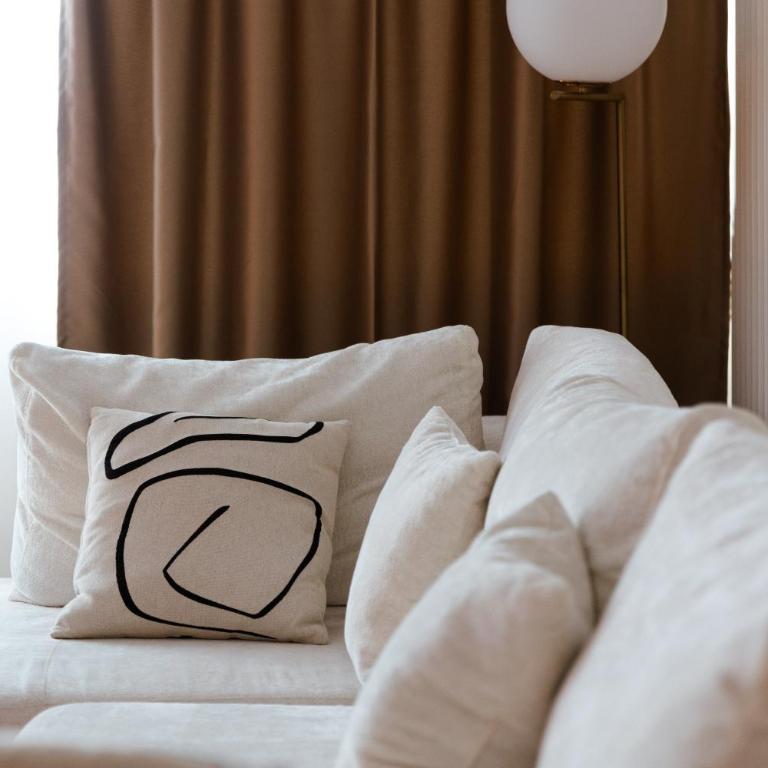 Grand Atelier Skadarlija Signature Luxury - Two-Bedroom Deluxe Apartment with Balcony - 23