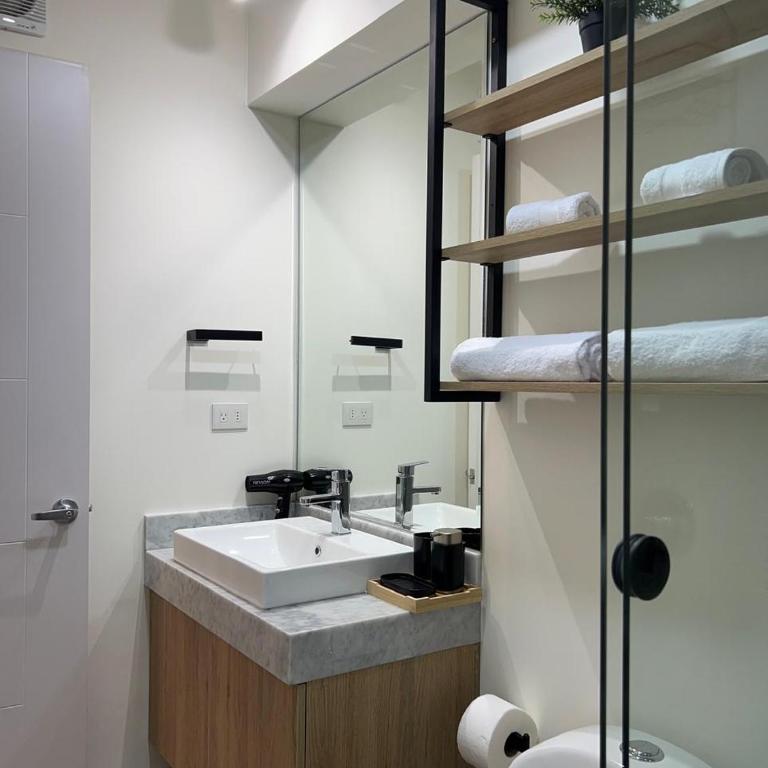 Modern 2BR - 2 BA Top Miraflores Location - Apartamento de 3 dormitorios - 5