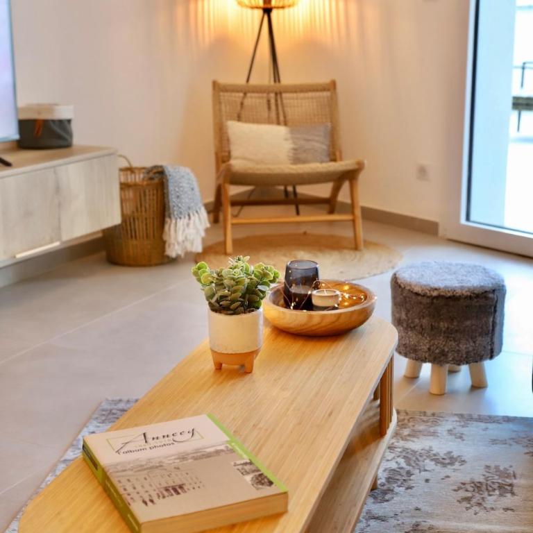 Pépite Suites - LE PARADIS BLEU - Au Bord du Lac - Terrasse & Garage - Apartamento de 1 dormitorio - 32