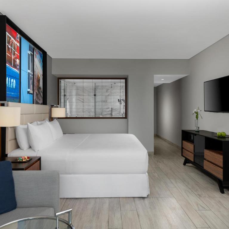Hilton Vallarta Riviera All-Inclusive Resort,Puerto Vallarta - Suite Prémium con cama extragrande y bañera de hidromasaje - Frente al mar - 1
