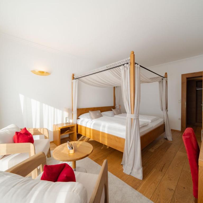 Familotel Amiamo - Superior Suite mit Kingsize-Bett - 2