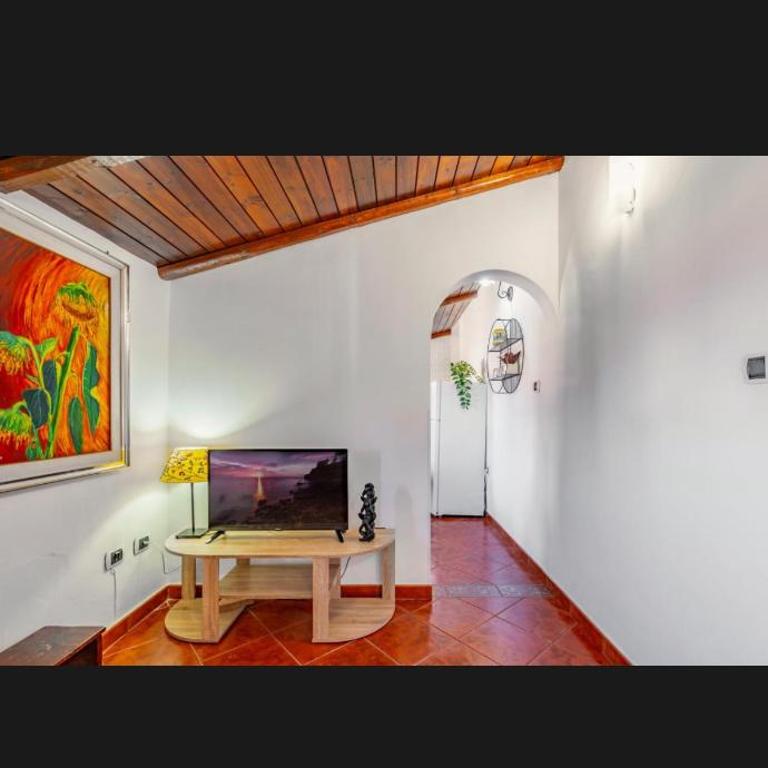 SPHomez - One-Bedroom Apartment - 3