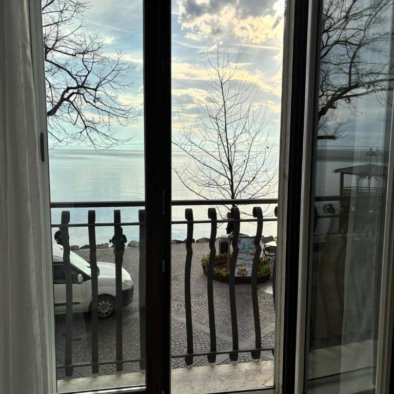Casa Lungolago - Appartamento con 2 Camere da Letto e Vista Lago - 3