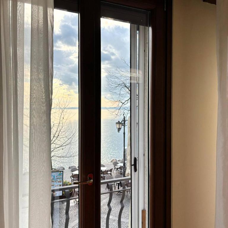 Casa Lungolago - Appartamento con 2 Camere da Letto e Vista Lago - 15