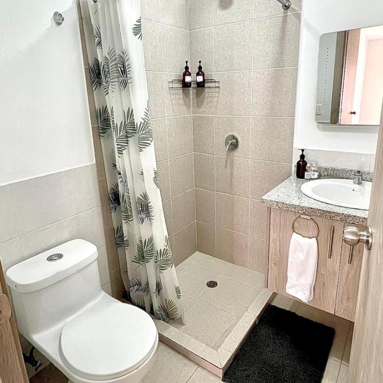 Hospedaje Corporativo cerca de Embajada Americana y Solca - Two-Bedroom Apartment - 14